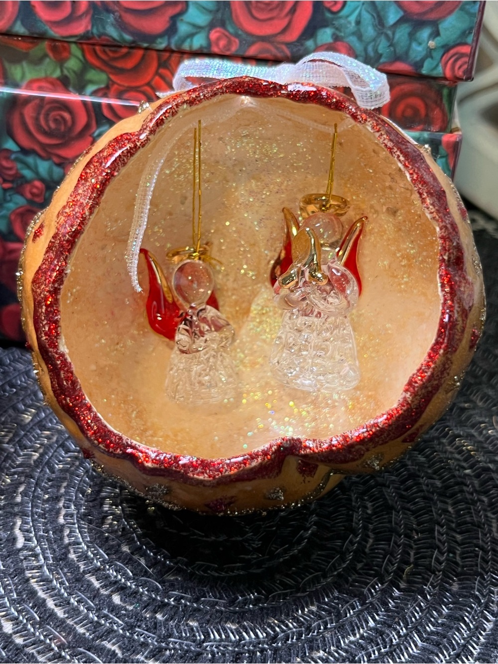 The Lindy Bowman Festive Red Santa Wreath Box With Two Beautiful Gourd Ornaments - Picture 7 of 16